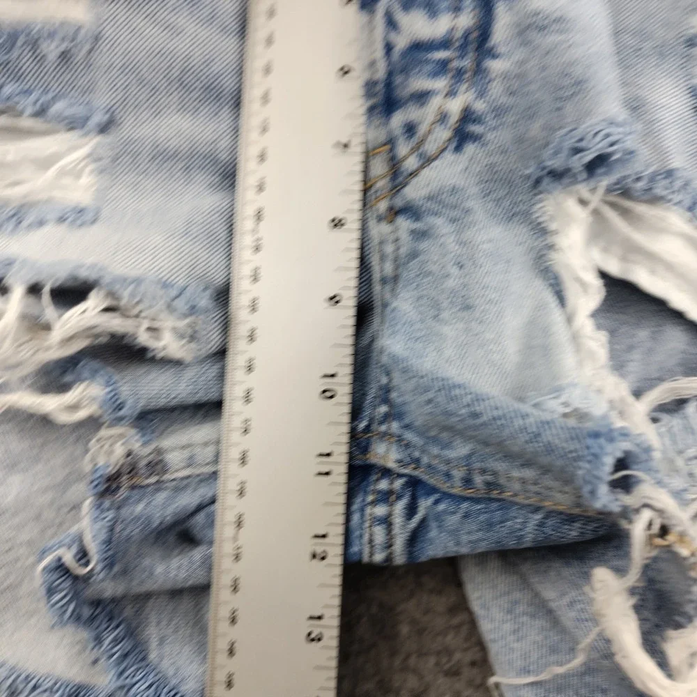 We The Free Free People Distressed Denim Shorts Light Wash Size 27 High Waisted
